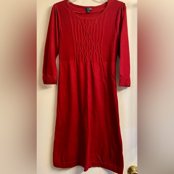 EAST 5TH AVE
Pretty soft lightweight knit dress with cable front detail M - Picture 2 of 7